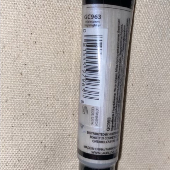 Makeup - Picture 3 of 5